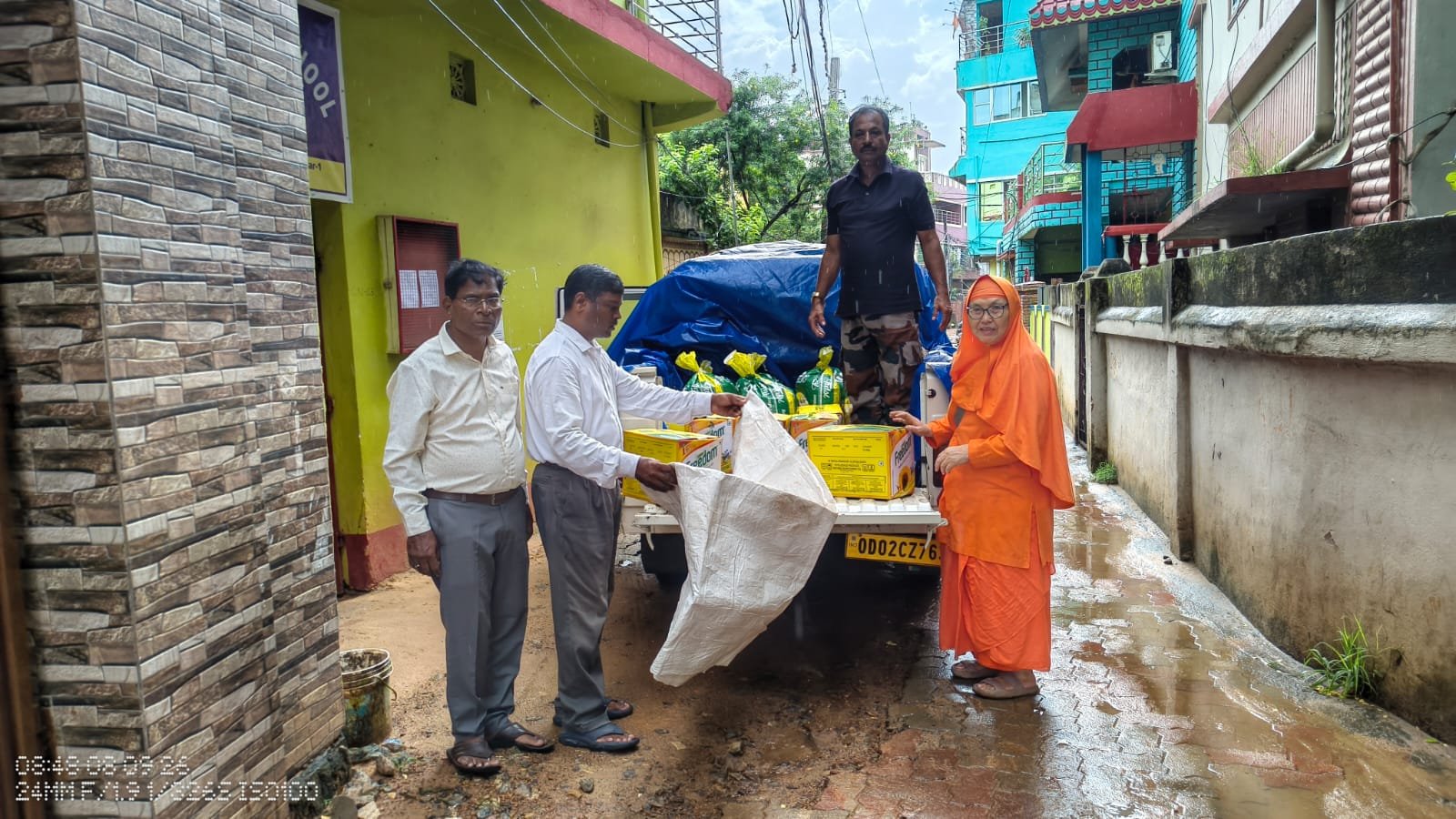 Utkal Samaj : Flood Relief Work 10 Aug